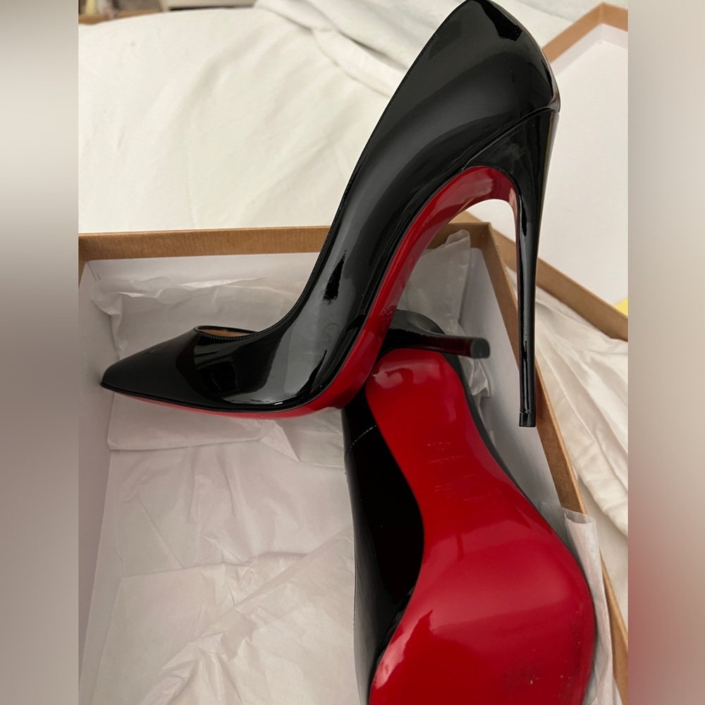Louboutin So Kate Black Patent 120MM stiletto heels, Size 9US